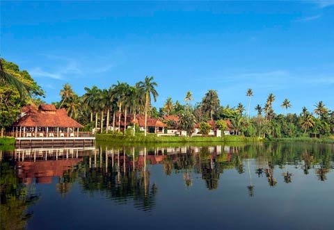 Kerala Dreamscape - Hills, Backwaters & Beaches